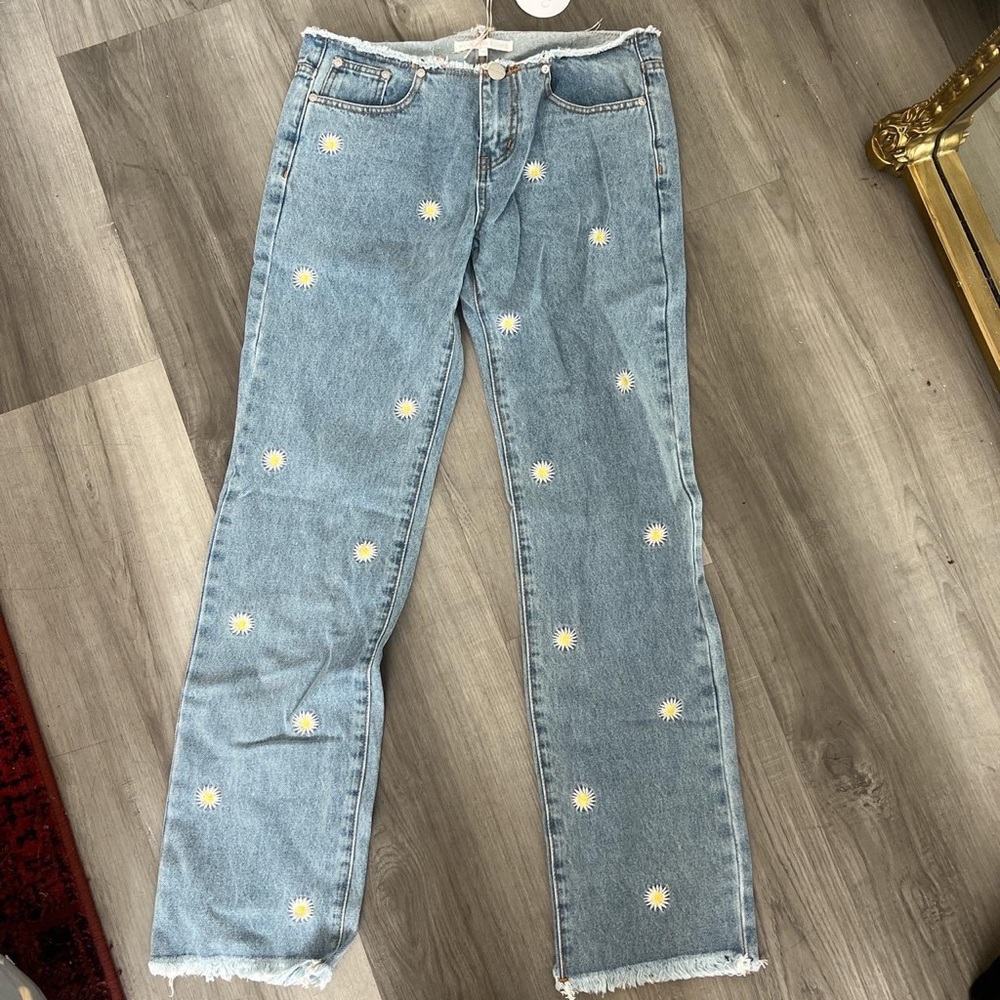 Low Waisted Raw Hem Daisy Pants! Size 24